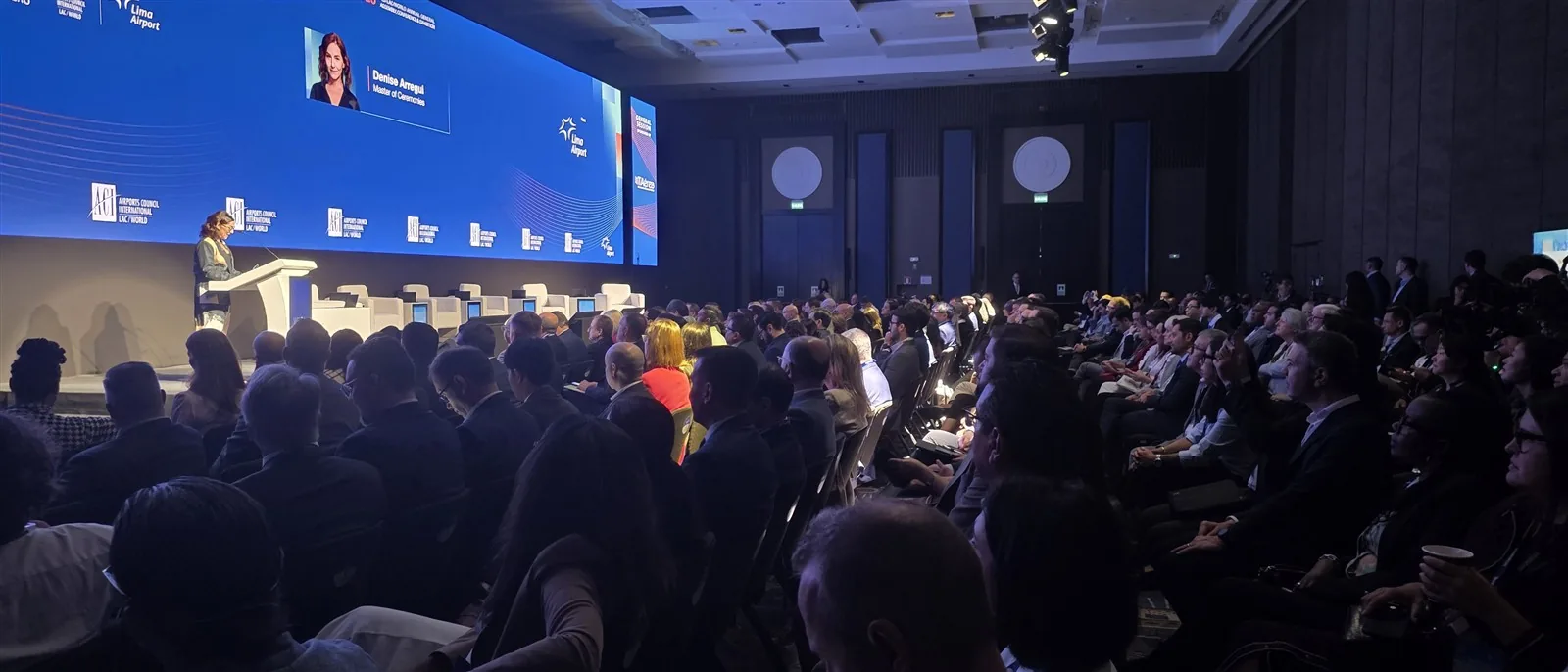 Intervenante et public réunis lors de WAGA 2026 à Lima.